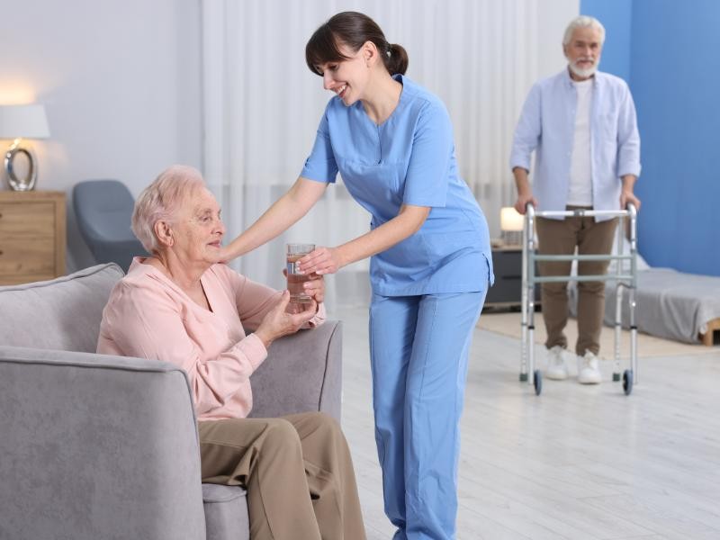 Quais as Vantagens do Cuidado Domiciliar para Idosos?