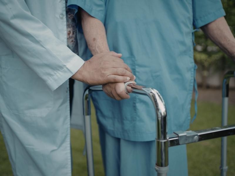 Como Lidar com a Ansiedade e a Depressão em Idosos Desospitalizados?