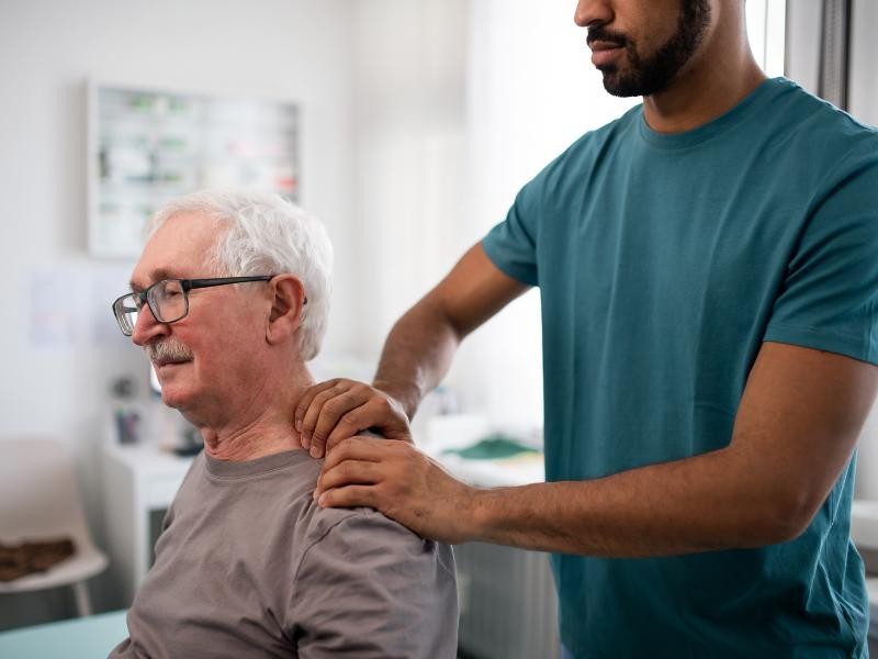 O que é e como funciona uma clínica geriátrica?